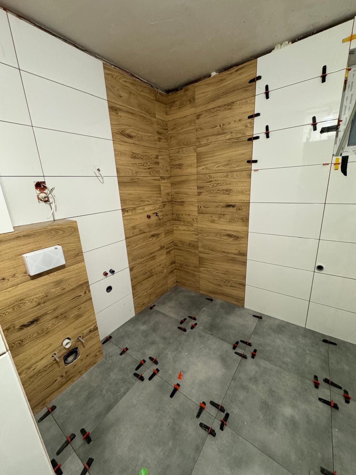 Po – Remont łazienki od podstaw – drewno i biel